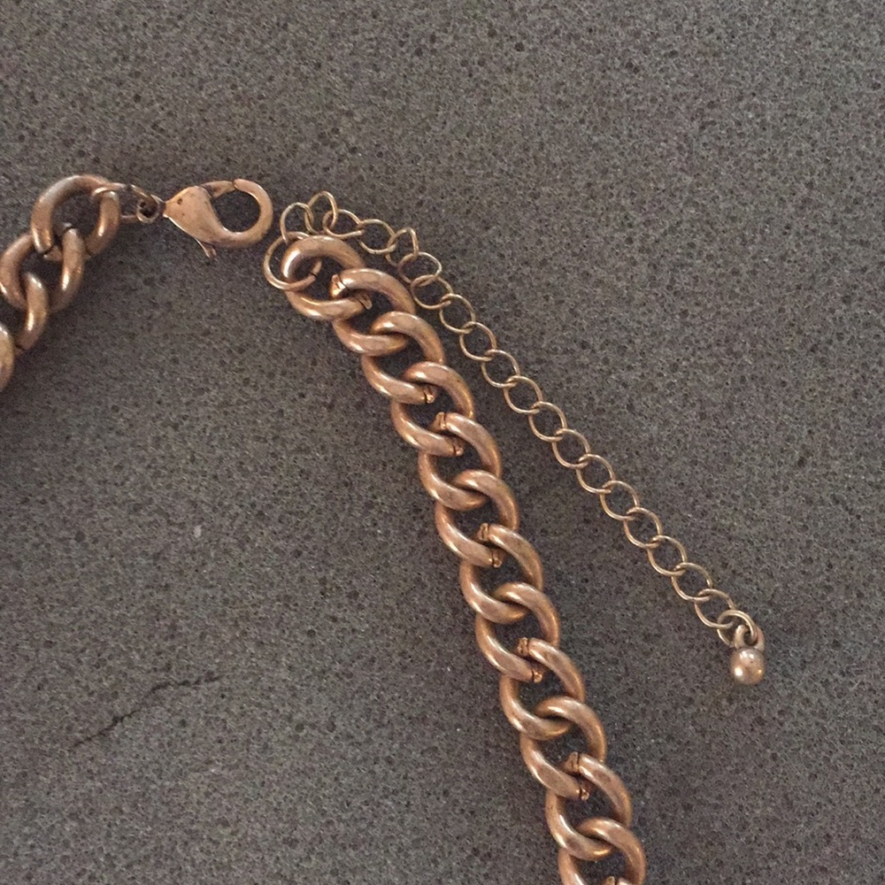 2 Interchangeable Necklaces - Picture 6 of 13